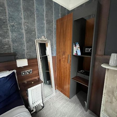 Upstairs Studio - Private Kitchenette And Small En-Suite Dublin Exterior photo