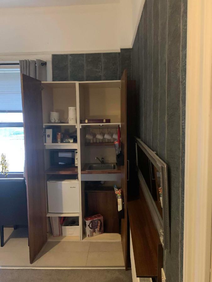 Upstairs Studio - Private Kitchenette And Small En-Suite Dublin Exterior photo